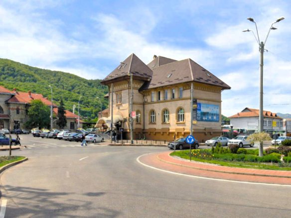Oportunitate de investitie | Pensiune+Restaurant+Club | Cladire emblematica